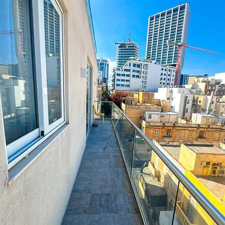 Paceville - 4a - Seaview 2br, Near & Bars * San Julián