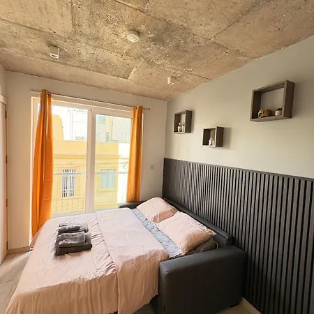 Paceville - 4a - Seaview 2br, Near & Bars *