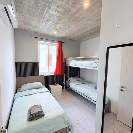 Paceville - 4a - Seaview 2br, Near & Bars St. Julian's